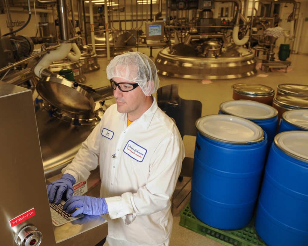 A USW member makes personal hygiene products for Kenvue in Lititiz, PA